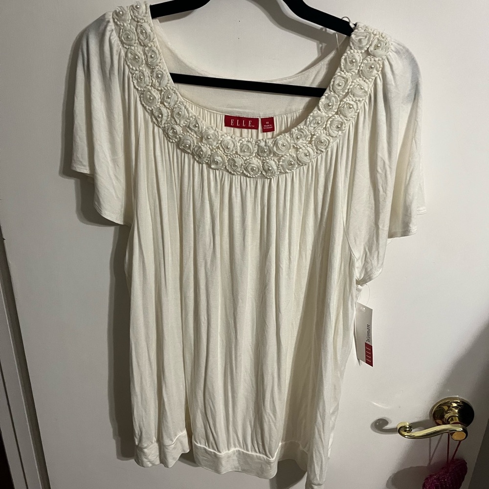 🖤 1X Elle Women's Cream Embroidered Top NWT - Picture 3 of 9